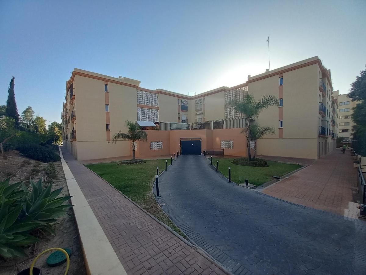 Apartamento Los Alamos Totalmente Reformado Junio 2023 Torremolinos Bagian luar foto