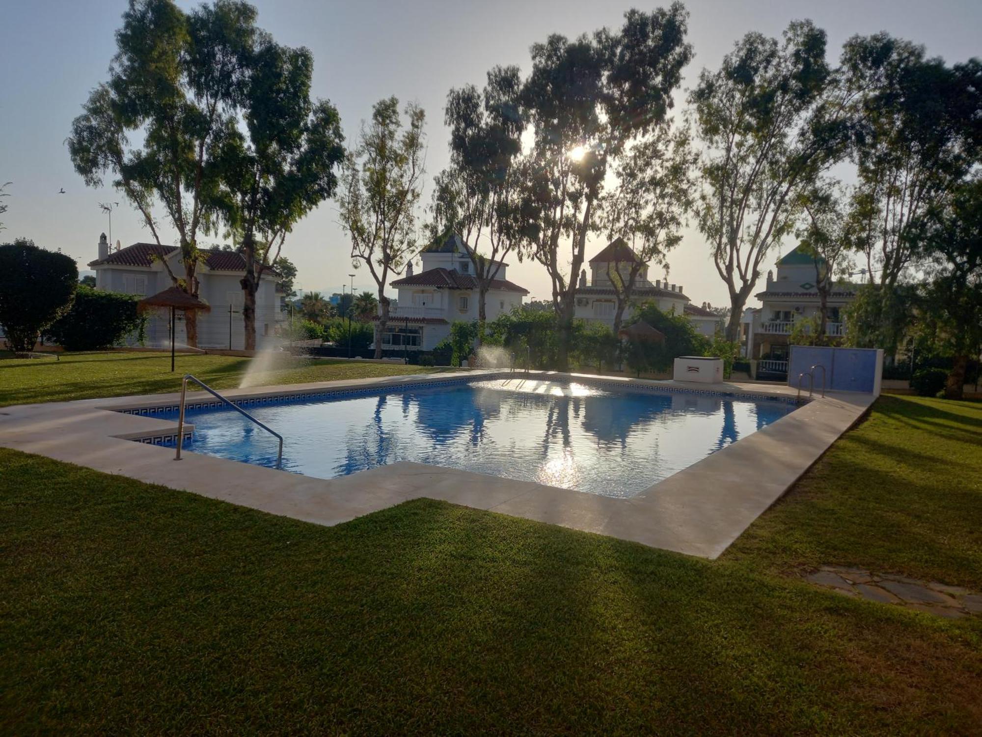 Apartamento Los Alamos Totalmente Reformado Junio 2023 Torremolinos Bagian luar foto