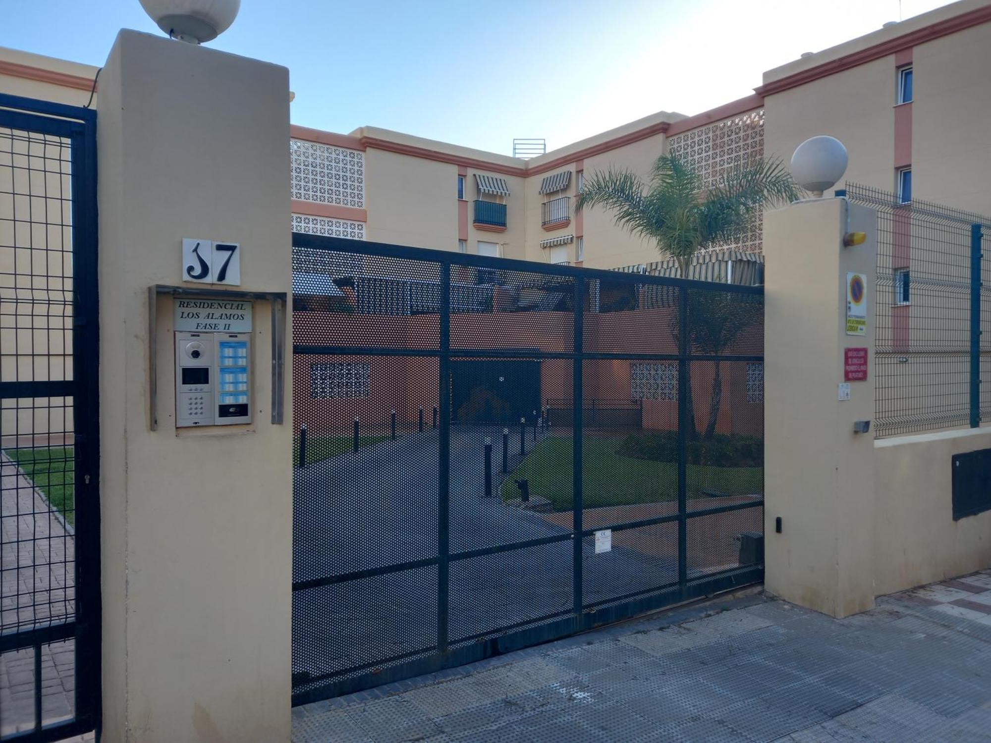 Apartamento Los Alamos Totalmente Reformado Junio 2023 Torremolinos Bagian luar foto